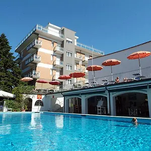 Nautic Hotel